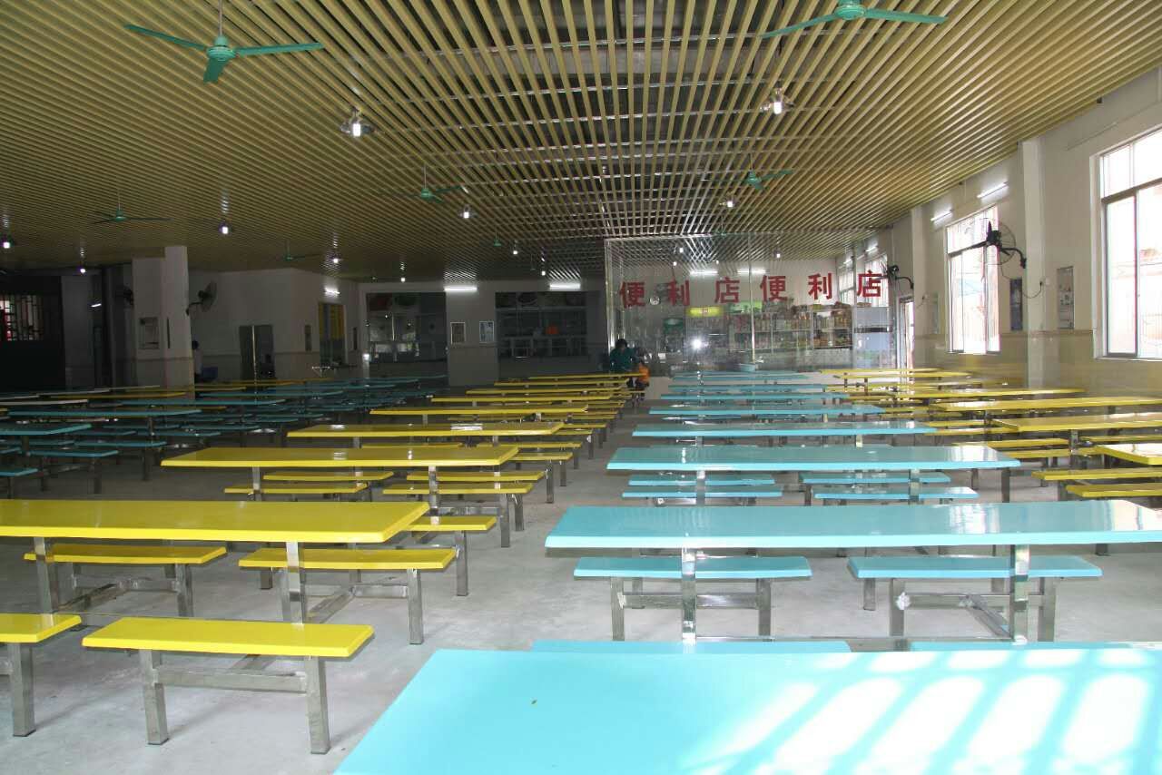 校园饭堂.jpg