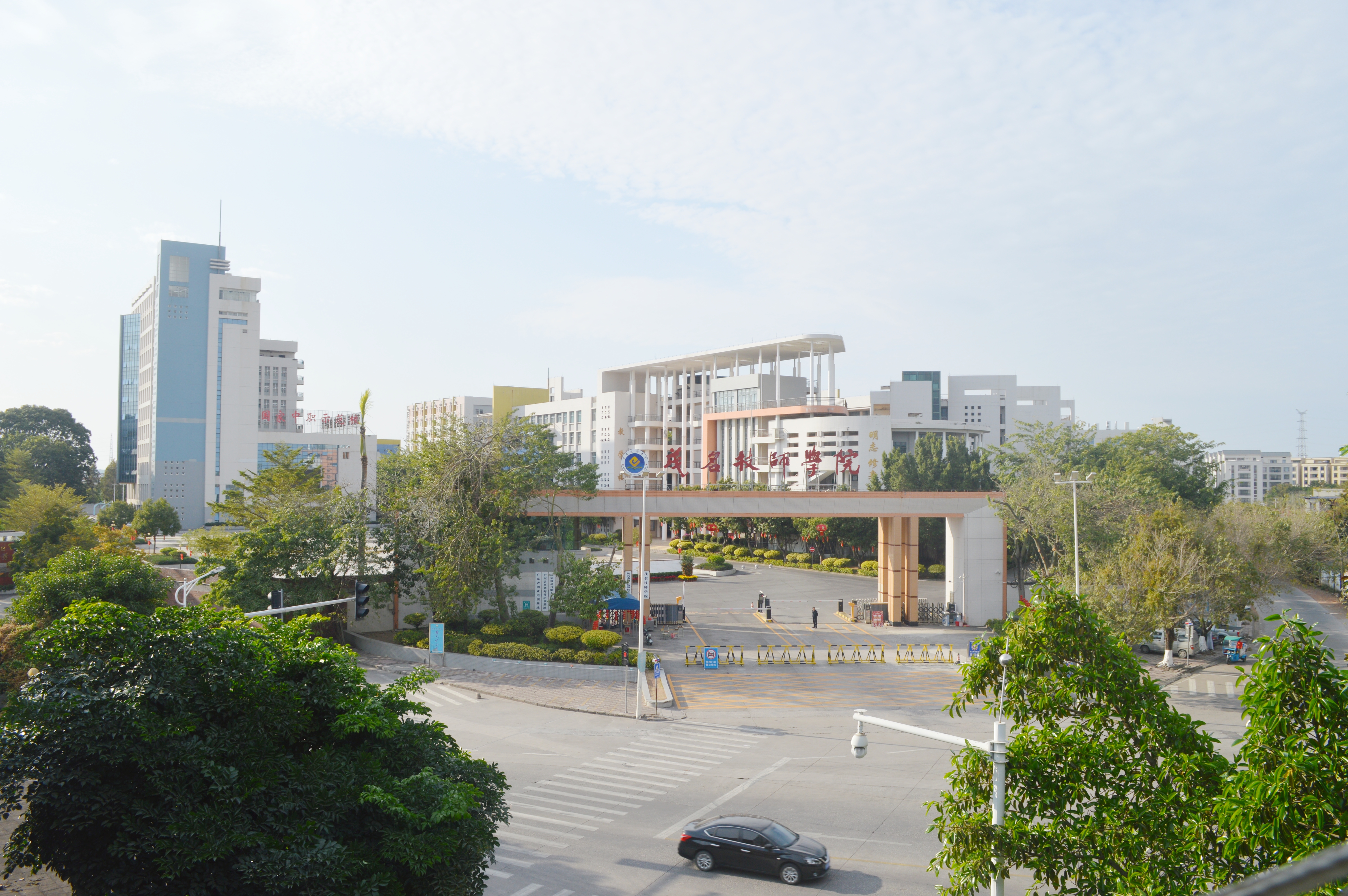 照片1-茂名技师学院.jpg