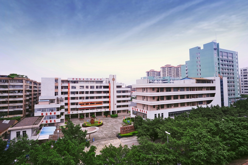 学校正门.jpg